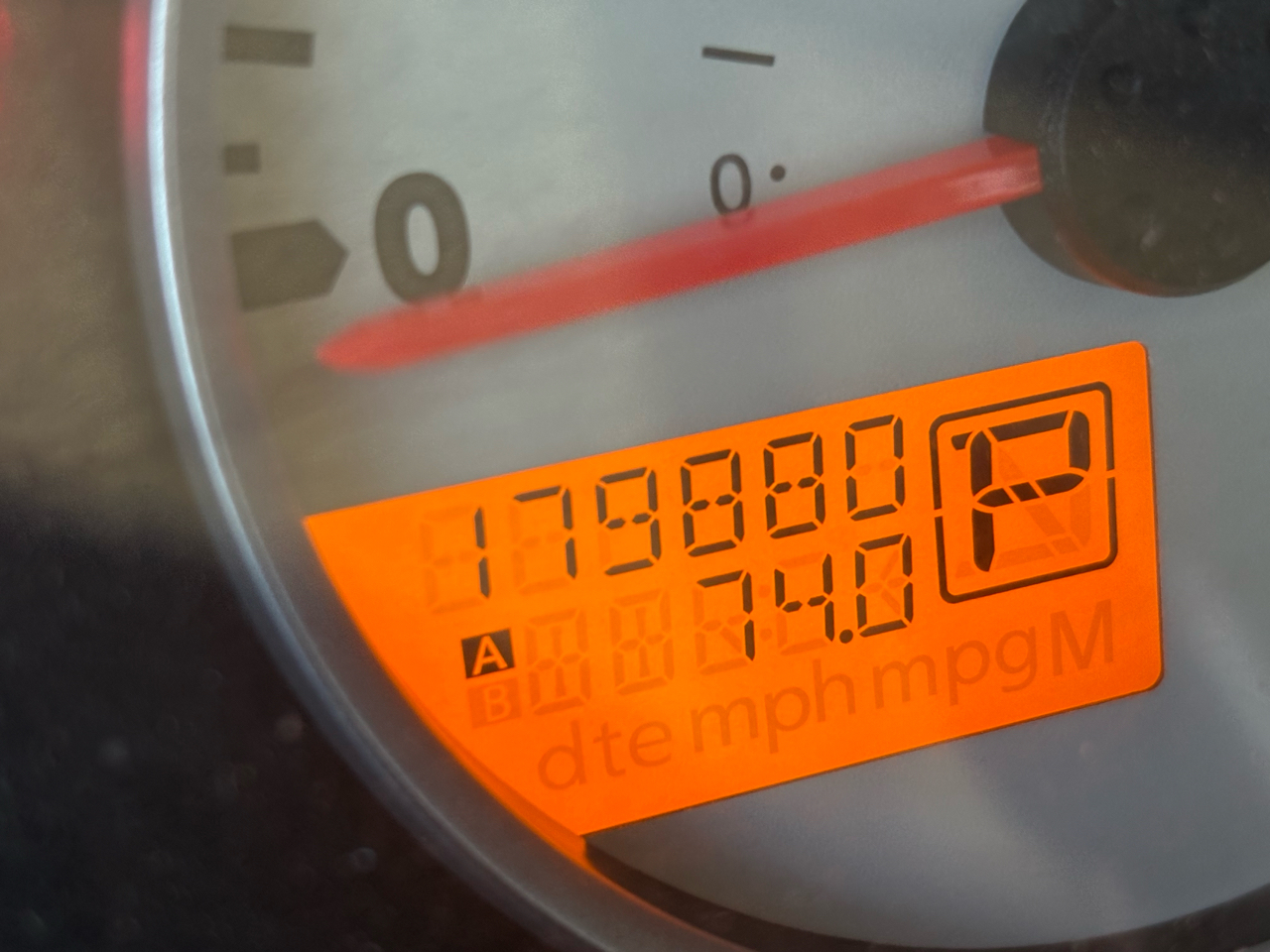 Nissan Frontier 4WD Crew Cab SWB Auto PRO-4X 2012