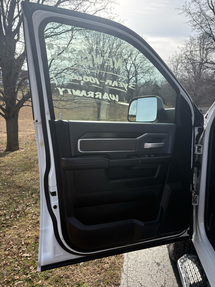 RAM 2500 Big Horn 4x4 Crew Cab 6'4" Box 2019