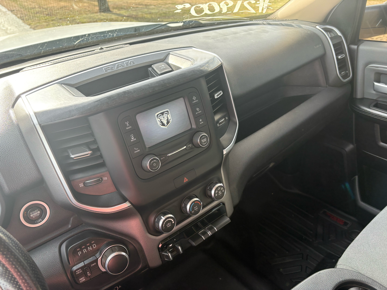 RAM 2500 Big Horn 4x4 Crew Cab 6'4" Box 2019