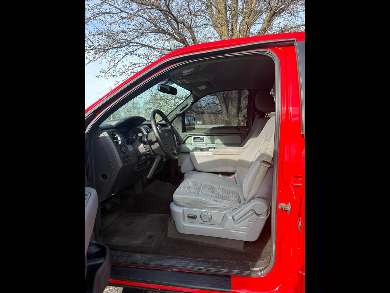 2011 Ford F-150 2WD SuperCrew 145" XLT