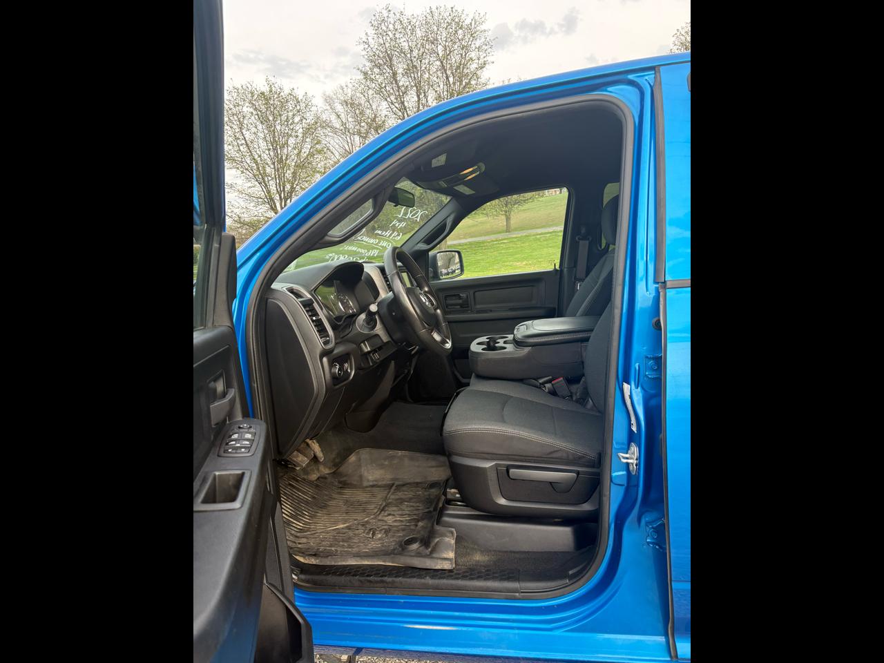 2022 RAM 2500 Tradesman 4x4 Crew Cab 6'4" Box