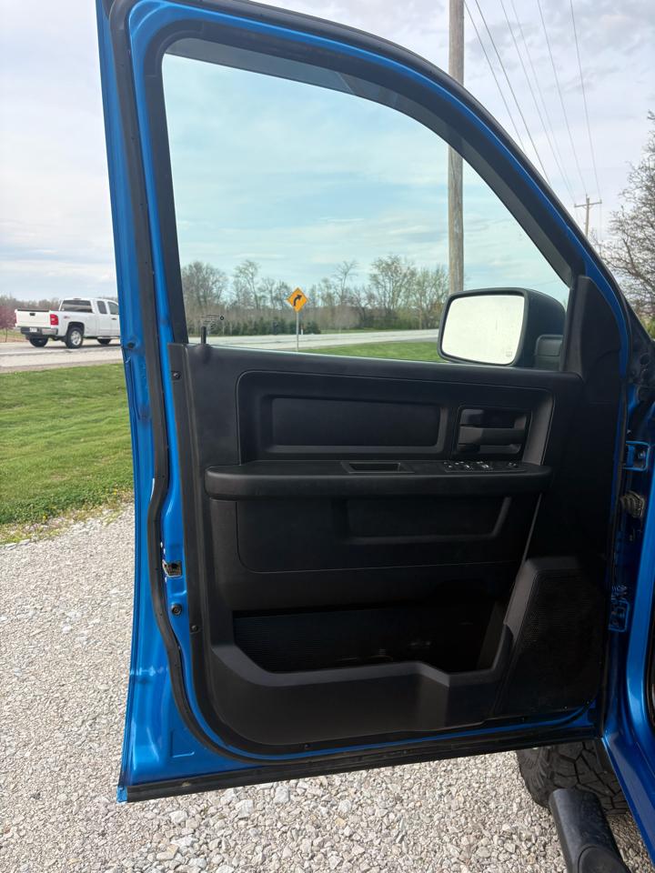 RAM 2500 Tradesman 4x4 Crew Cab 6'4" Box 2022