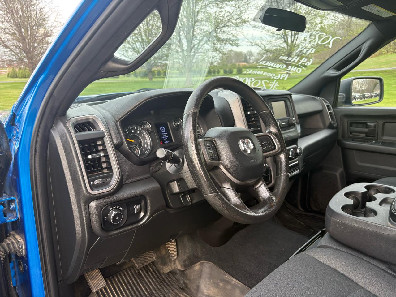 RAM 2500 Tradesman 4x4 Crew Cab 6'4" Box 2022