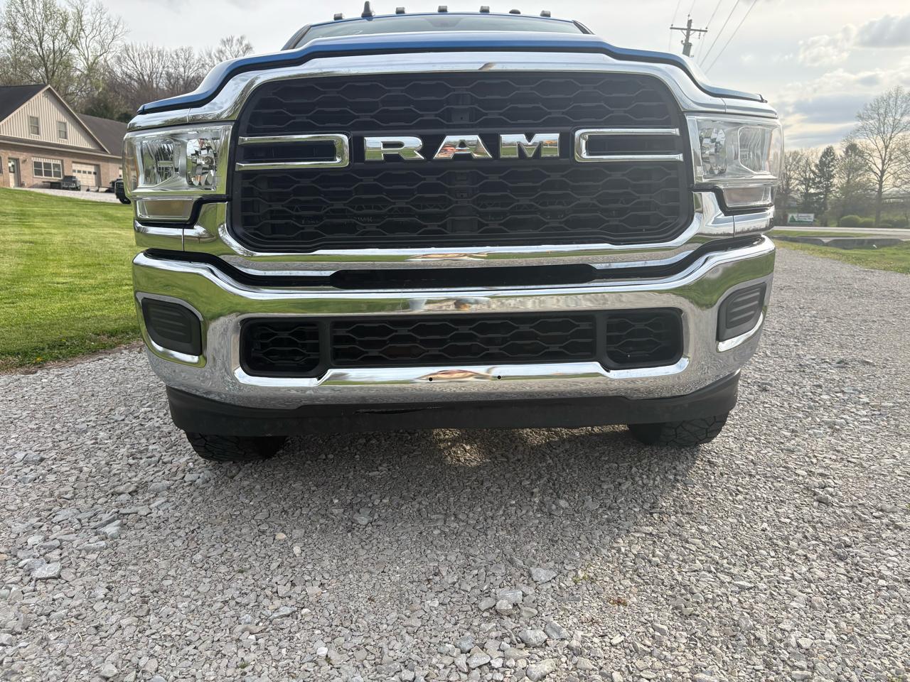 RAM 2500 Tradesman 4x4 Crew Cab 6'4" Box 2022