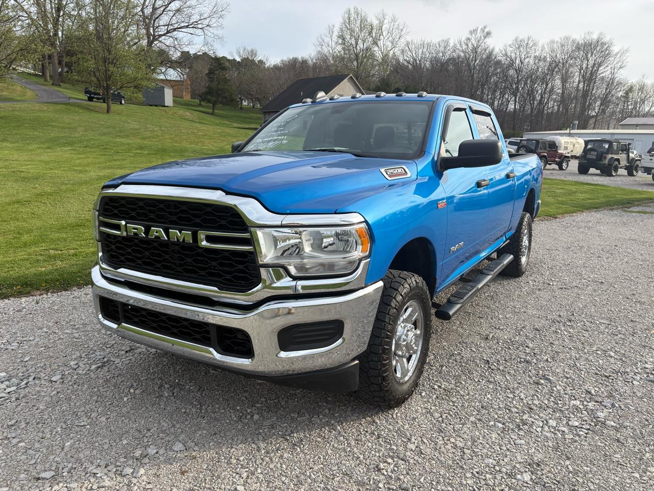 RAM 2500 Tradesman 4x4 Crew Cab 6'4" Box 2022