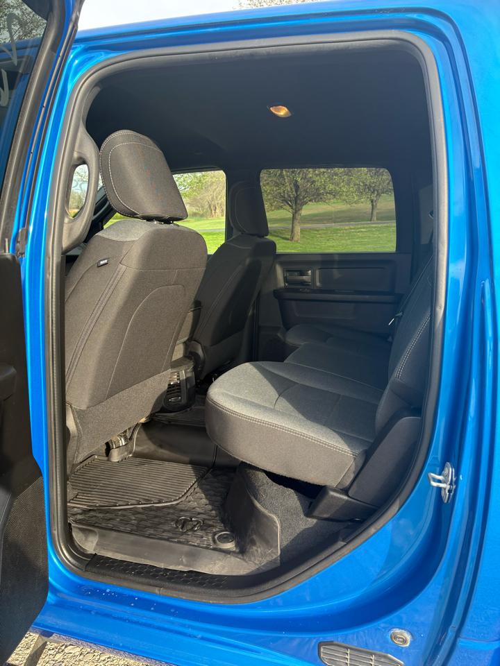 RAM 2500 Tradesman 4x4 Crew Cab 6'4" Box 2022