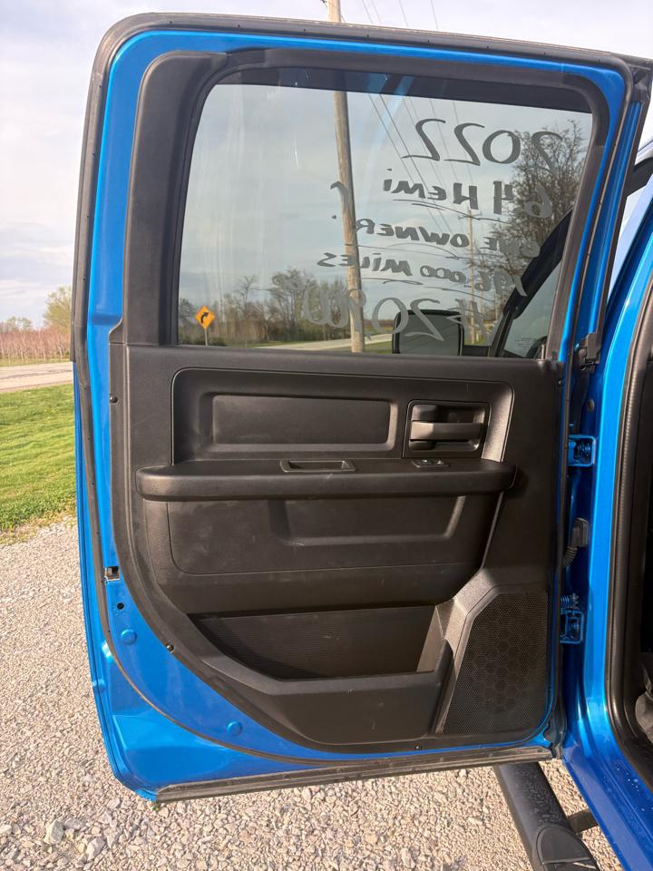 RAM 2500 Tradesman 4x4 Crew Cab 6'4" Box 2022