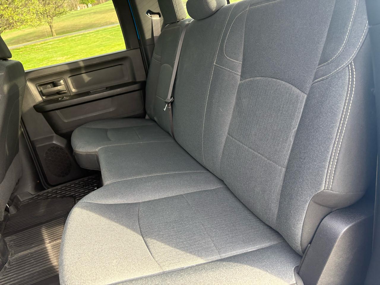 RAM 2500 Tradesman 4x4 Crew Cab 6'4" Box 2022