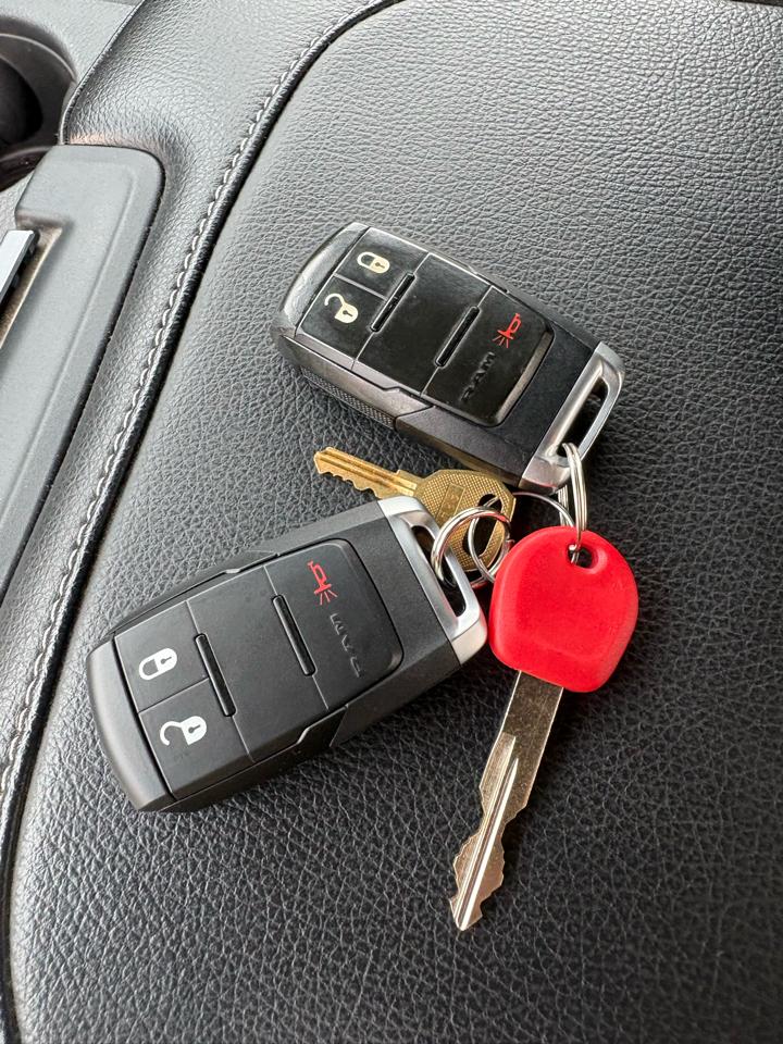 RAM 2500 Tradesman 4x4 Crew Cab 6'4" Box 2022