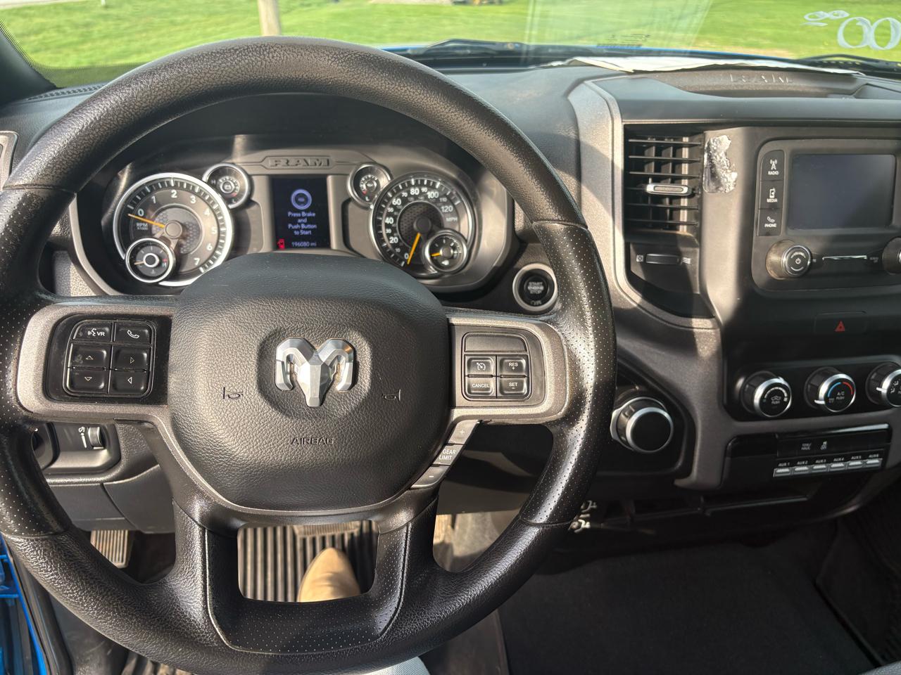 RAM 2500 Tradesman 4x4 Crew Cab 6'4" Box 2022