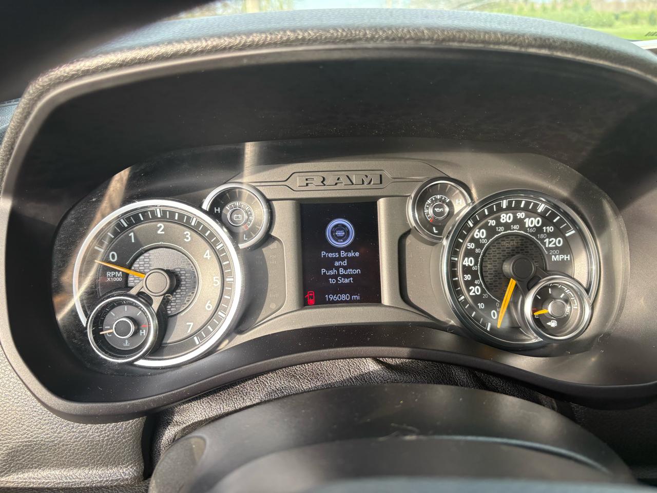 RAM 2500 Tradesman 4x4 Crew Cab 6'4" Box 2022