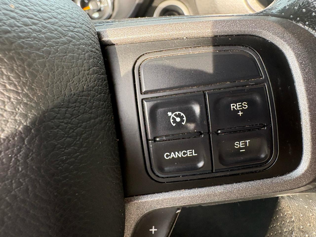 RAM 2500 Tradesman 4x4 Crew Cab 6'4" Box 2022