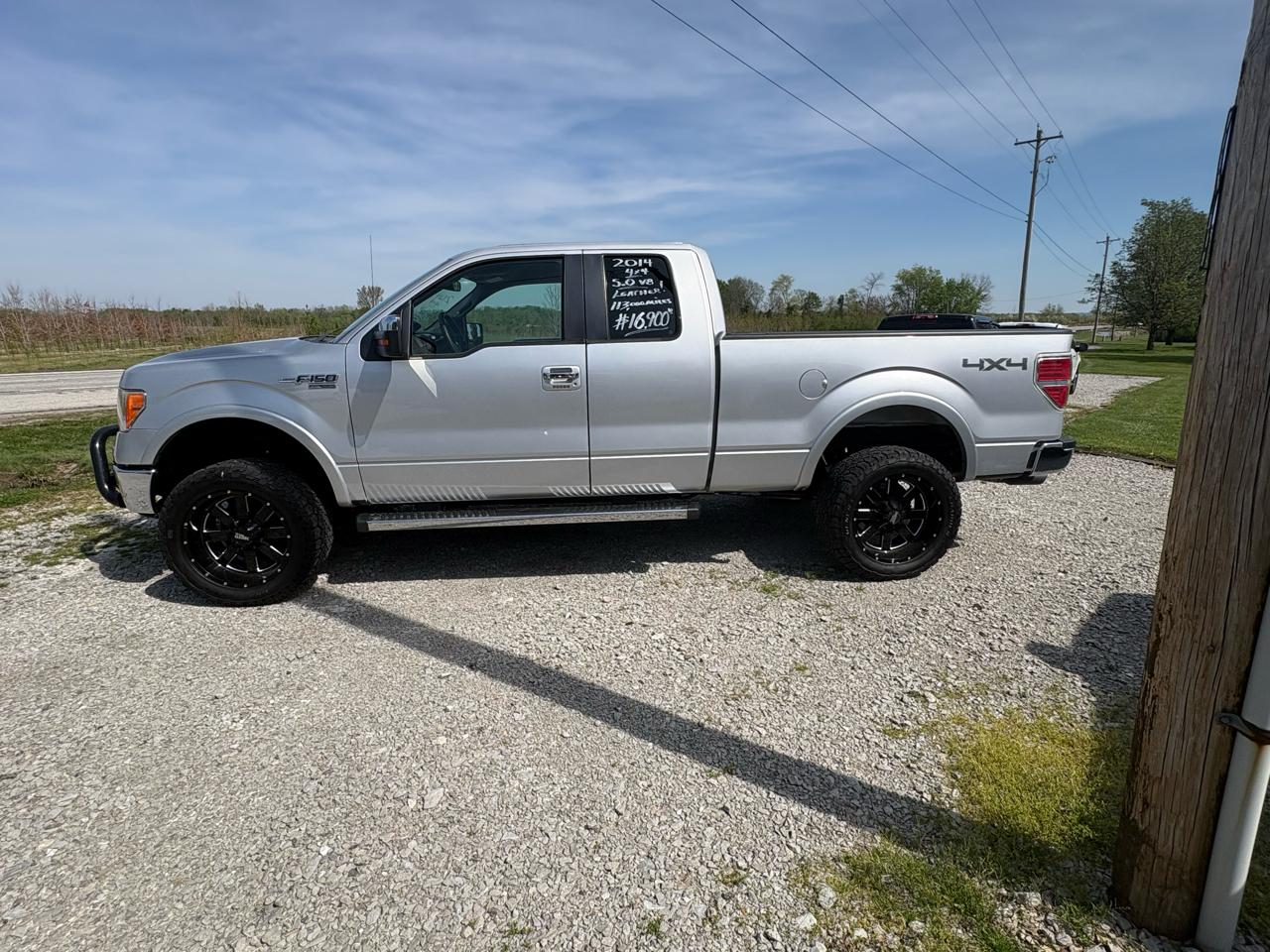 2014 Ford F-150 4WD SuperCab 145" Lariat