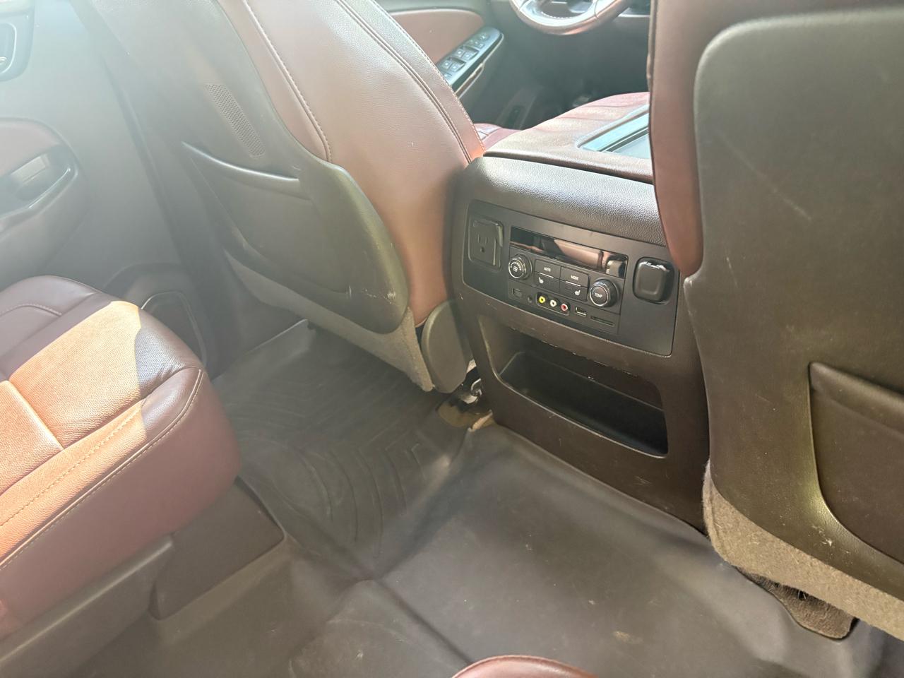 Chevrolet Suburban 4WD 4dr LTZ 2015