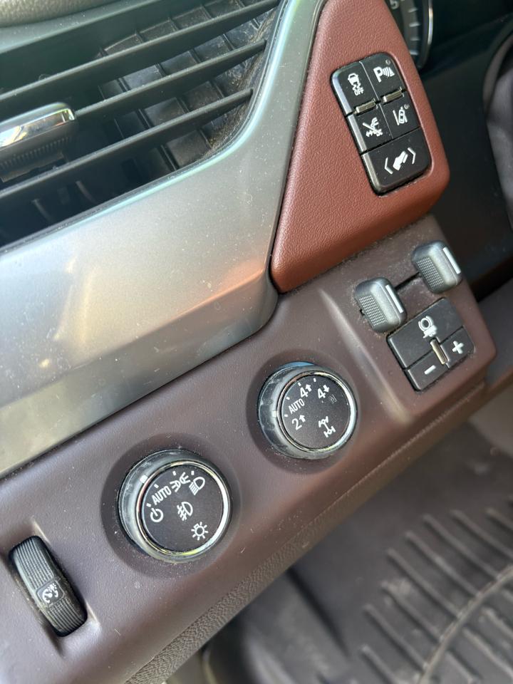 Chevrolet Suburban 4WD 4dr LTZ 2015