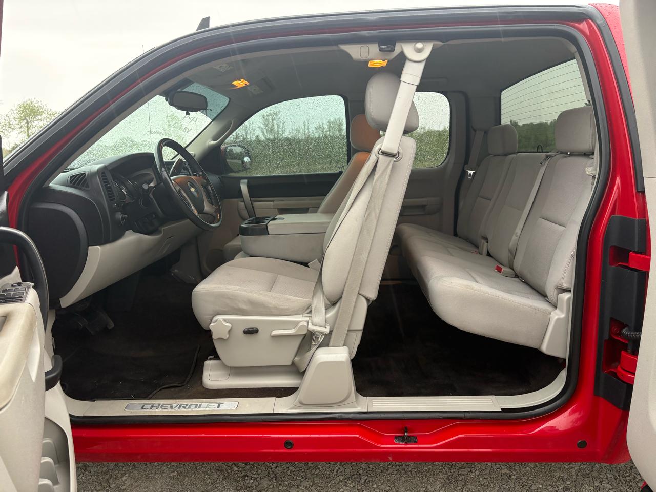 2011 Chevrolet Silverado 1500 4WD Ext Cab 143.5" LT