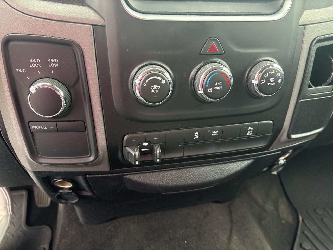 RAM 2500 4WD Crew Cab 149" Tradesman 2016
