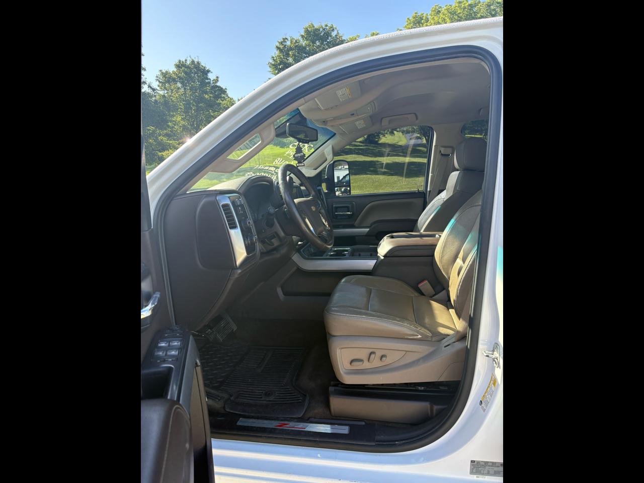 2015 Chevrolet Silverado 2500HD 4WD Double Cab 144.2" LTZ