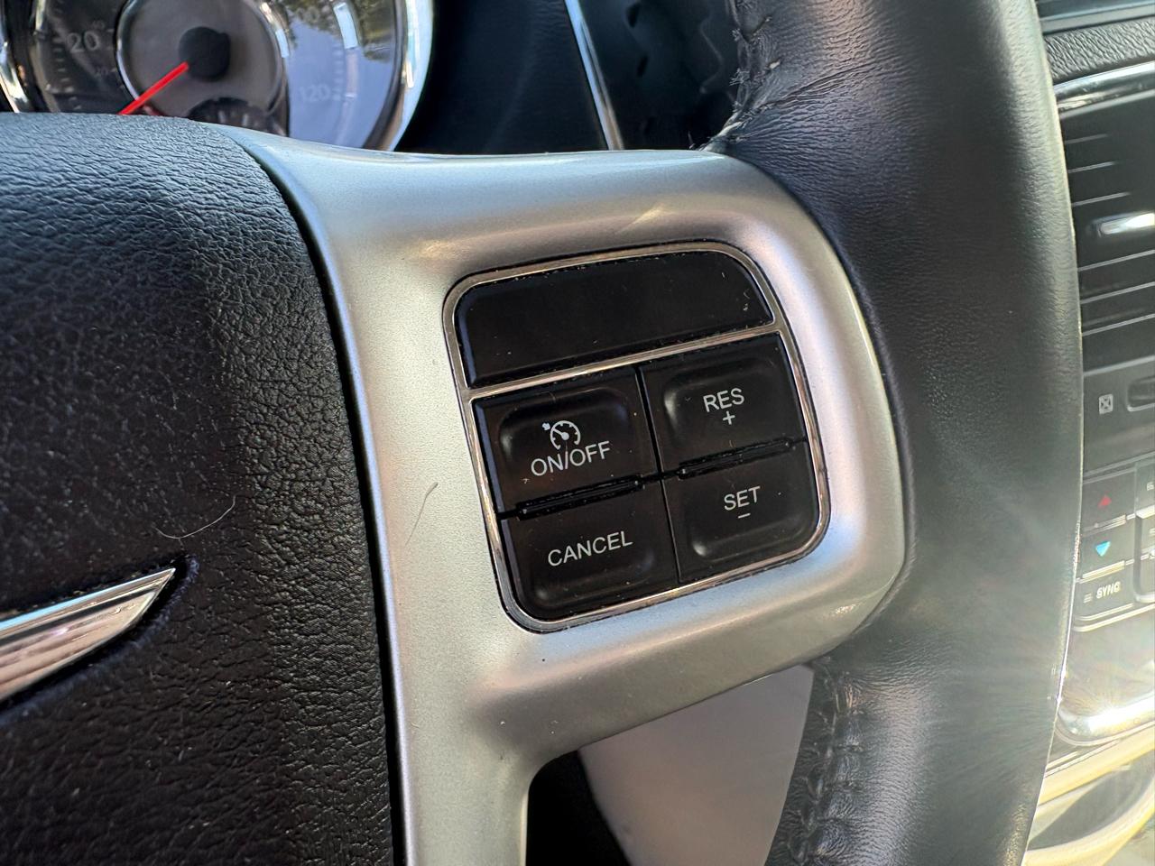 Chrysler Town & Country 4dr Wgn Touring 2016