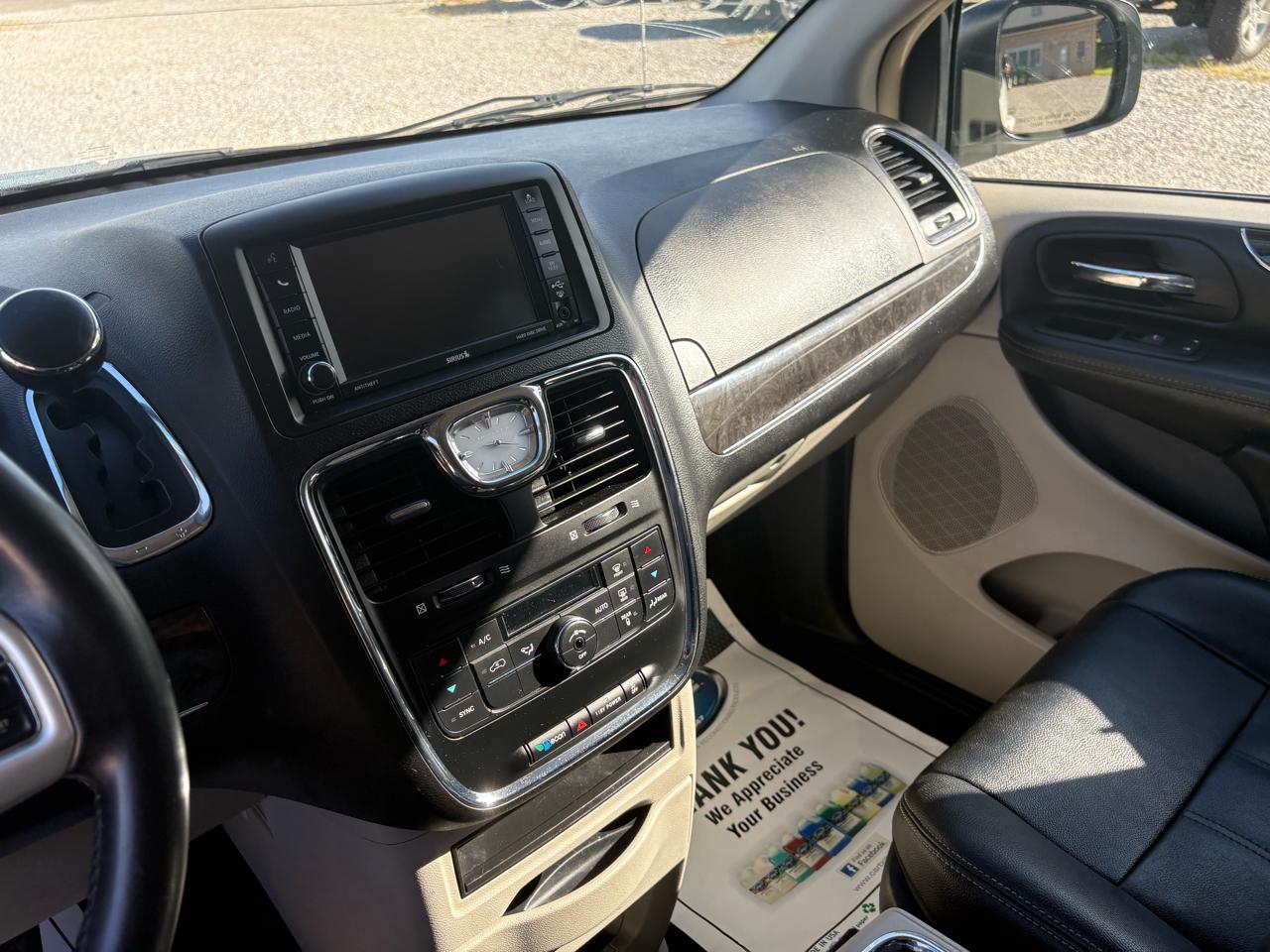 Chrysler Town & Country 4dr Wgn Touring 2016