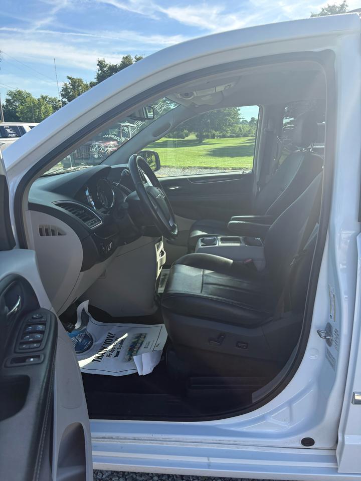Chrysler Town & Country 4dr Wgn Touring 2016