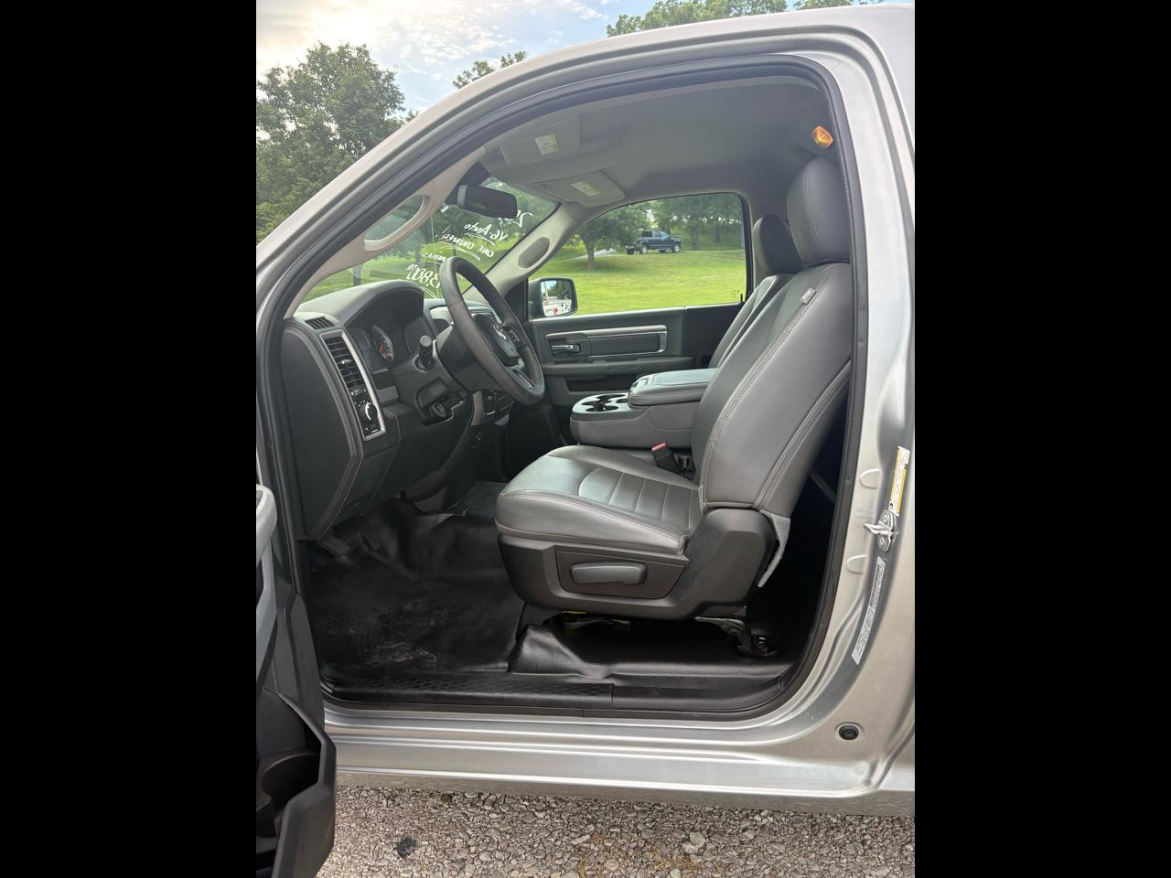 RAM 1500 Classic Tradesman 4x2 Reg Cab 8' Box 2019
