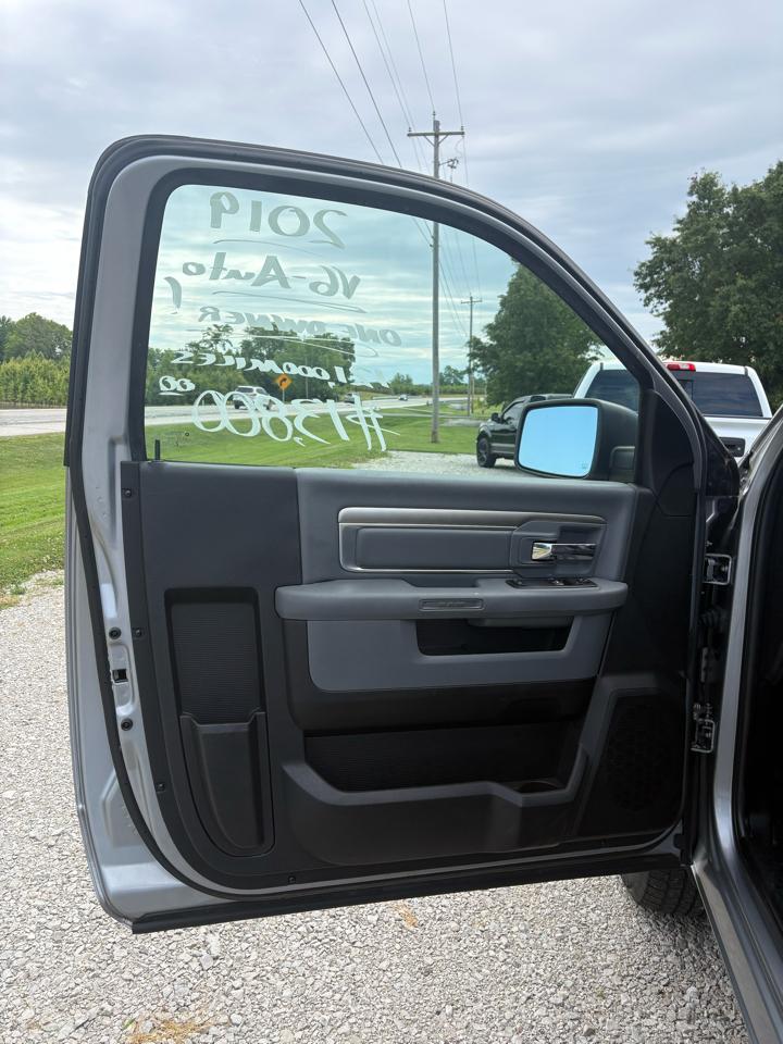 RAM 1500 Classic Tradesman 4x2 Reg Cab 8' Box 2019