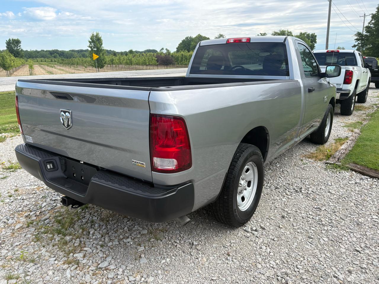 RAM 1500 Classic Tradesman 4x2 Reg Cab 8' Box 2019