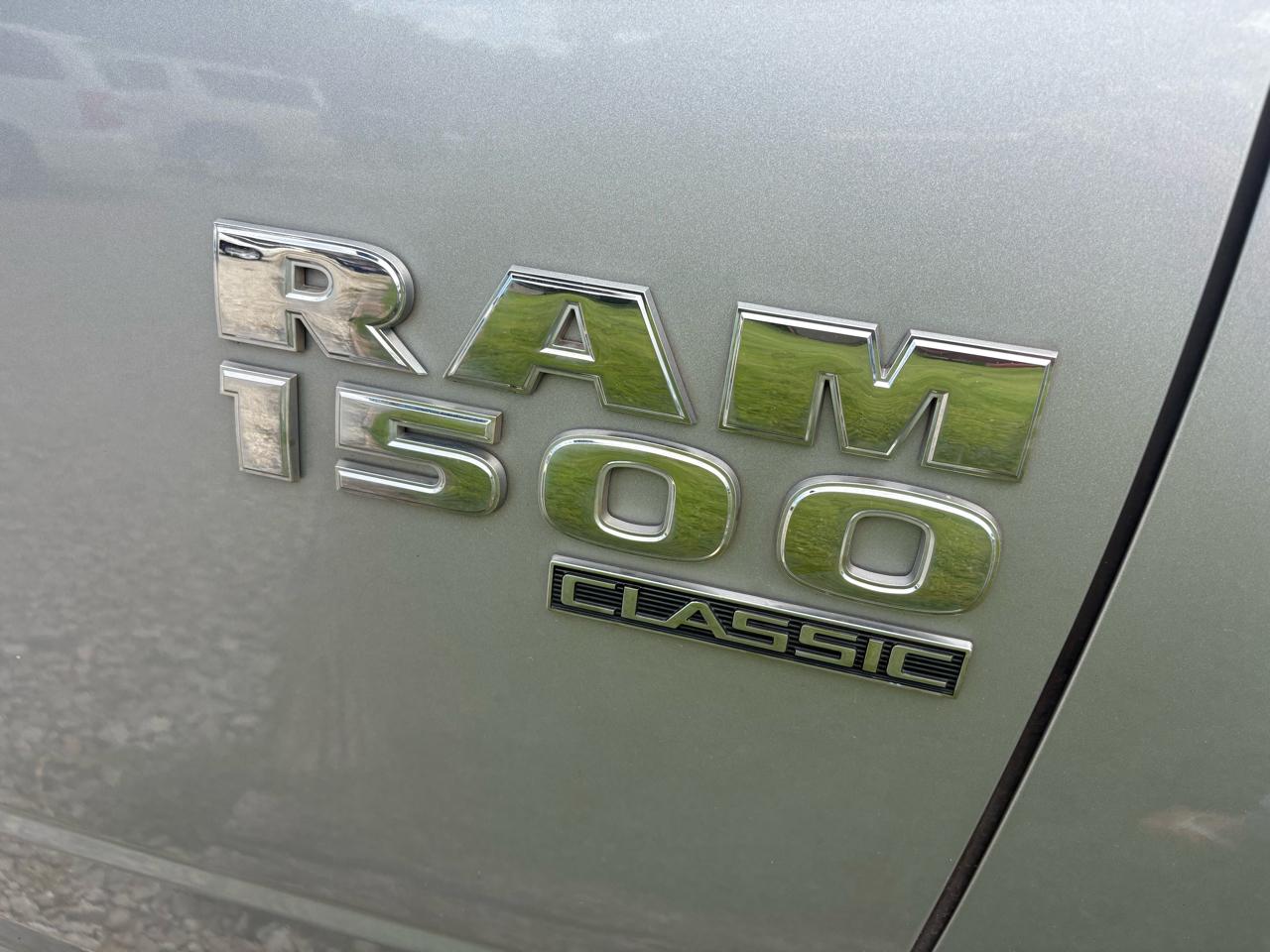 RAM 1500 Classic Tradesman 4x2 Reg Cab 8' Box 2019