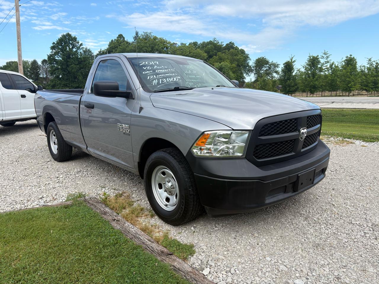 RAM 1500 Classic Tradesman 4x2 Reg Cab 8' Box 2019
