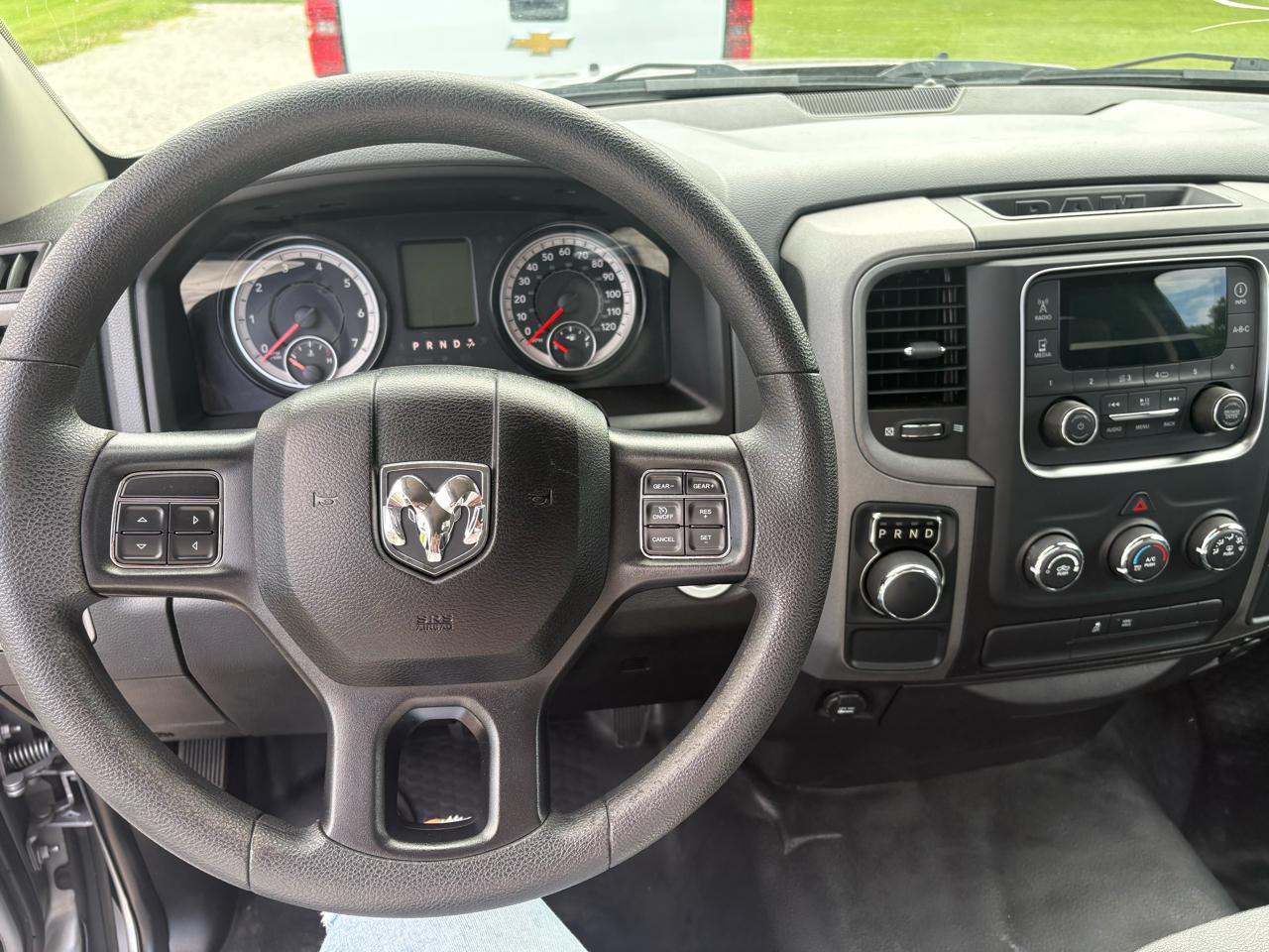 RAM 1500 Classic Tradesman 4x2 Reg Cab 8' Box 2019