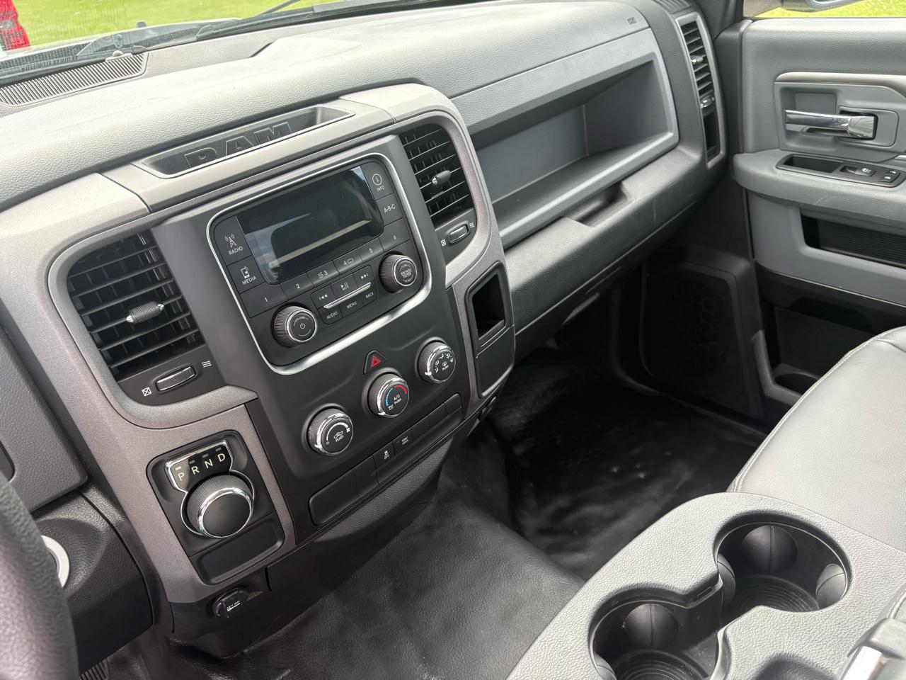 RAM 1500 Classic Tradesman 4x2 Reg Cab 8' Box 2019