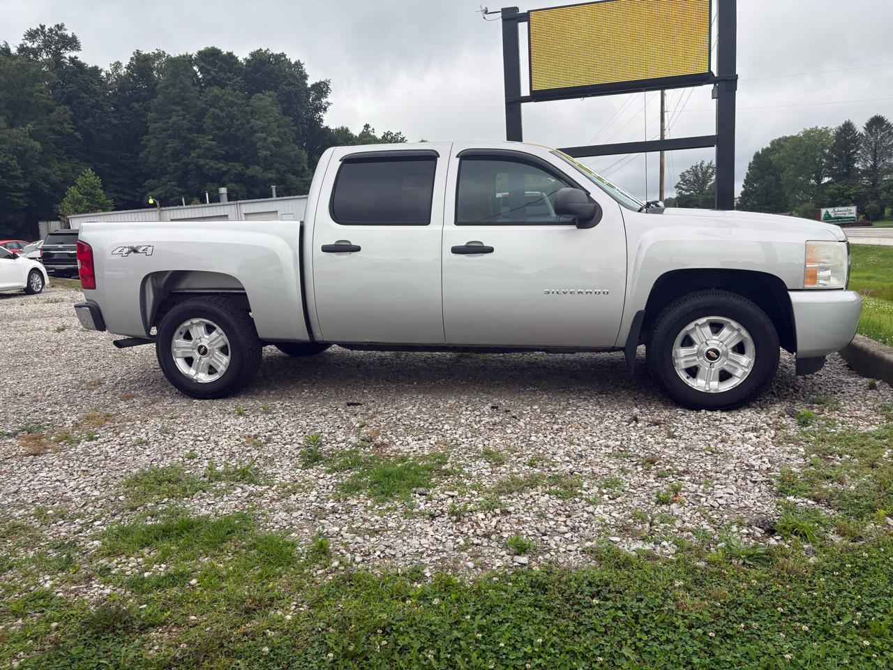 Chevrolet Silverado 1500 4WD Crew Cab 143.5" LT 2010