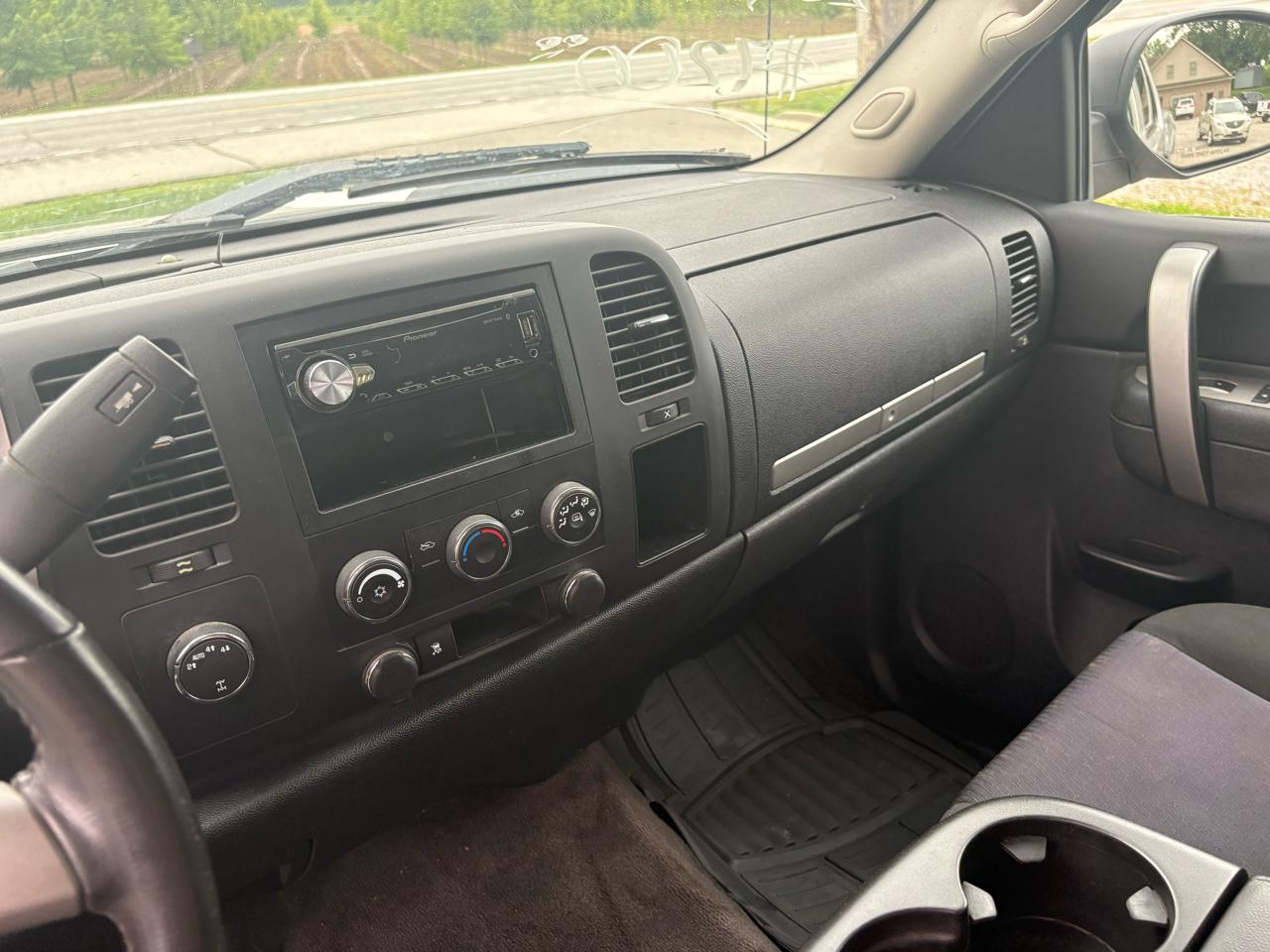 Chevrolet Silverado 1500 4WD Crew Cab 143.5" LT 2010