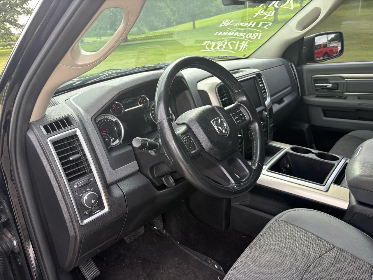 RAM 1500 4WD Crew Cab 140.5" Big Horn 2014
