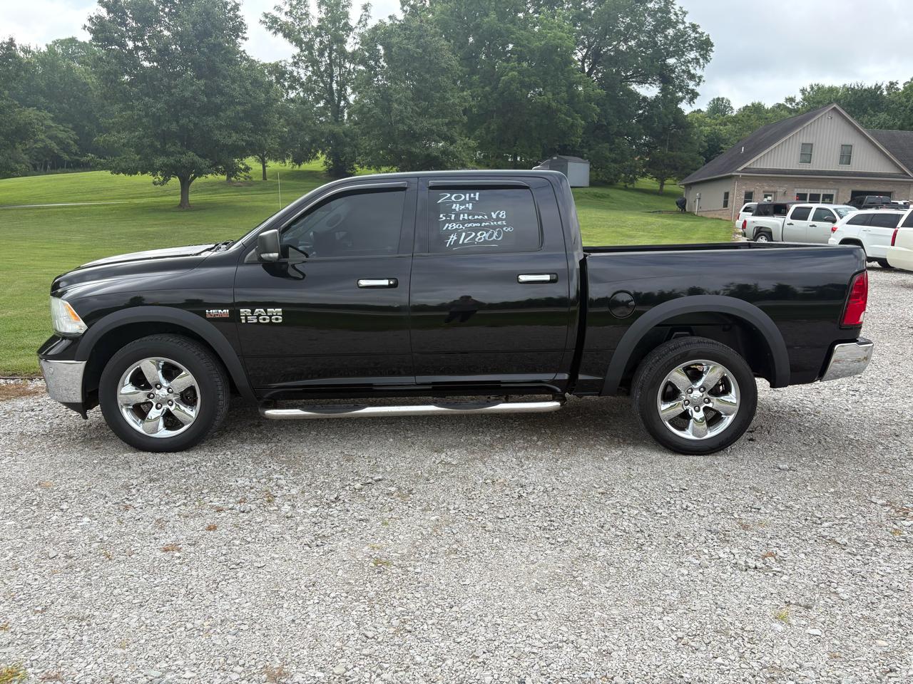2014 RAM 1500 4WD Crew Cab 140.5" Big Horn