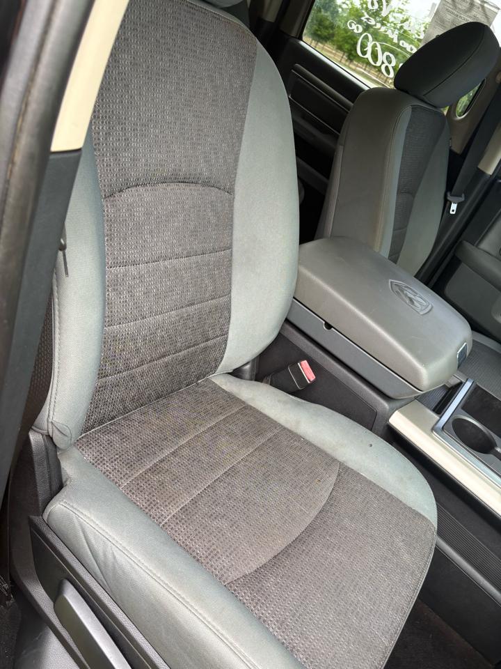 RAM 1500 4WD Crew Cab 140.5" Big Horn 2014