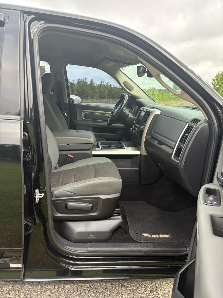 RAM 1500 4WD Crew Cab 140.5" Big Horn 2014