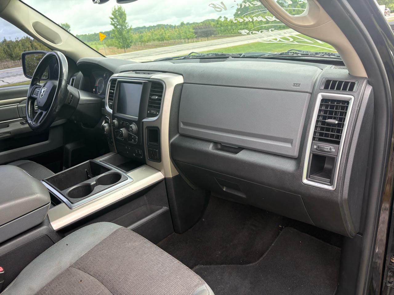 RAM 1500 4WD Crew Cab 140.5" Big Horn 2014