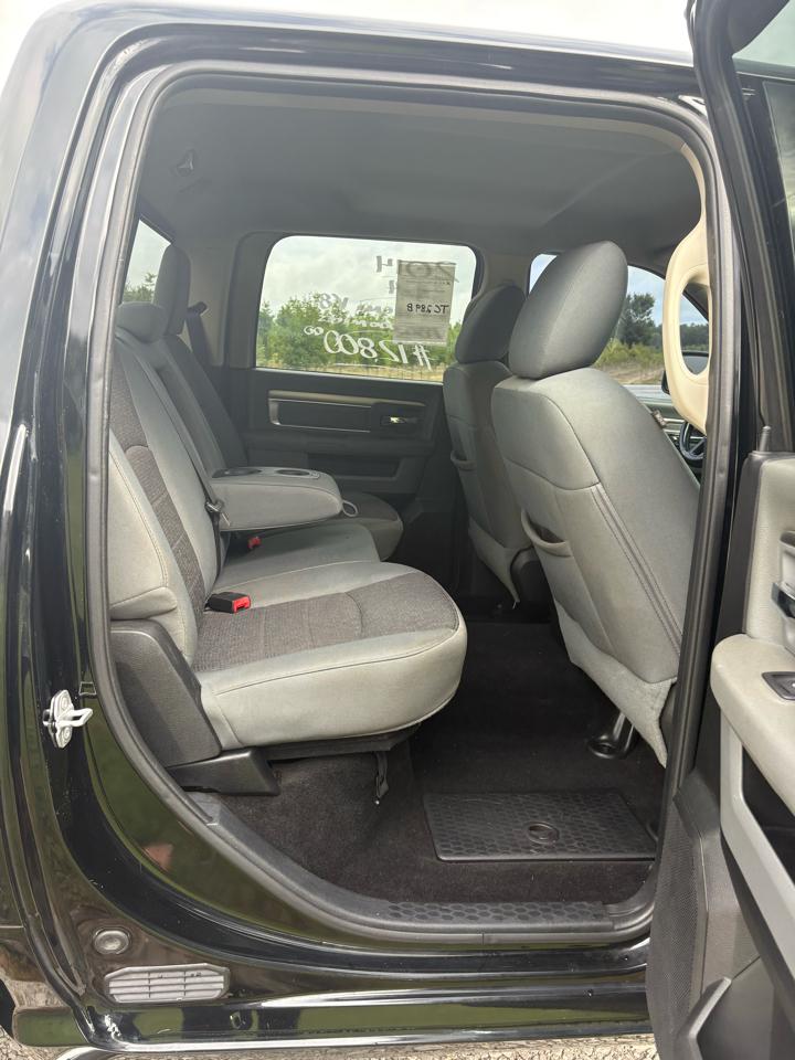 RAM 1500 4WD Crew Cab 140.5" Big Horn 2014