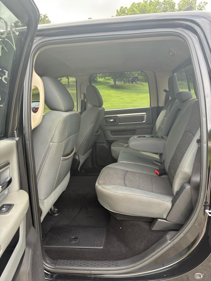 RAM 1500 4WD Crew Cab 140.5" Big Horn 2014