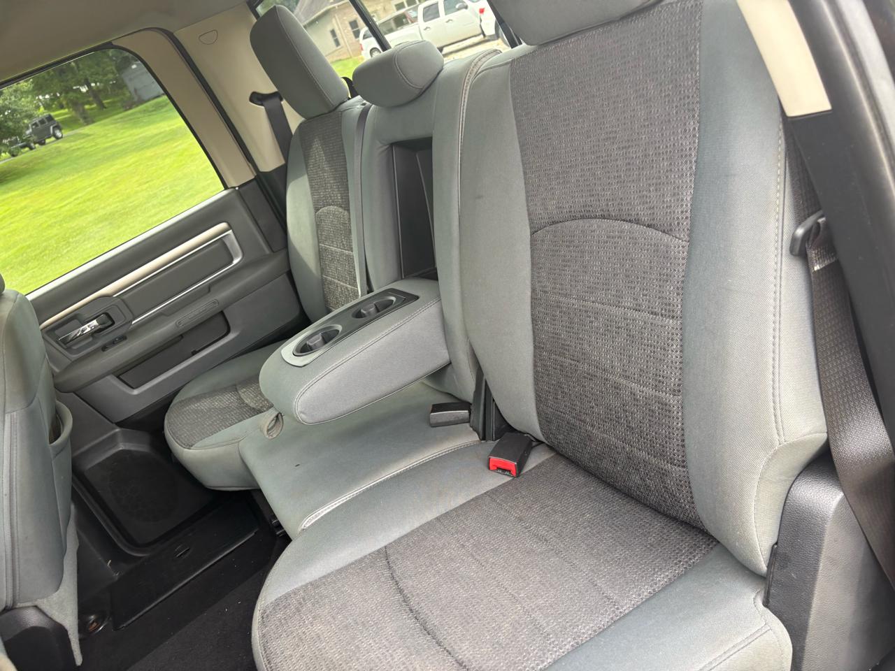 RAM 1500 4WD Crew Cab 140.5" Big Horn 2014