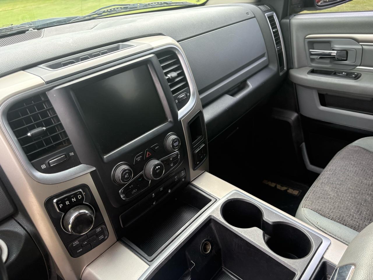RAM 1500 4WD Crew Cab 140.5" Big Horn 2014