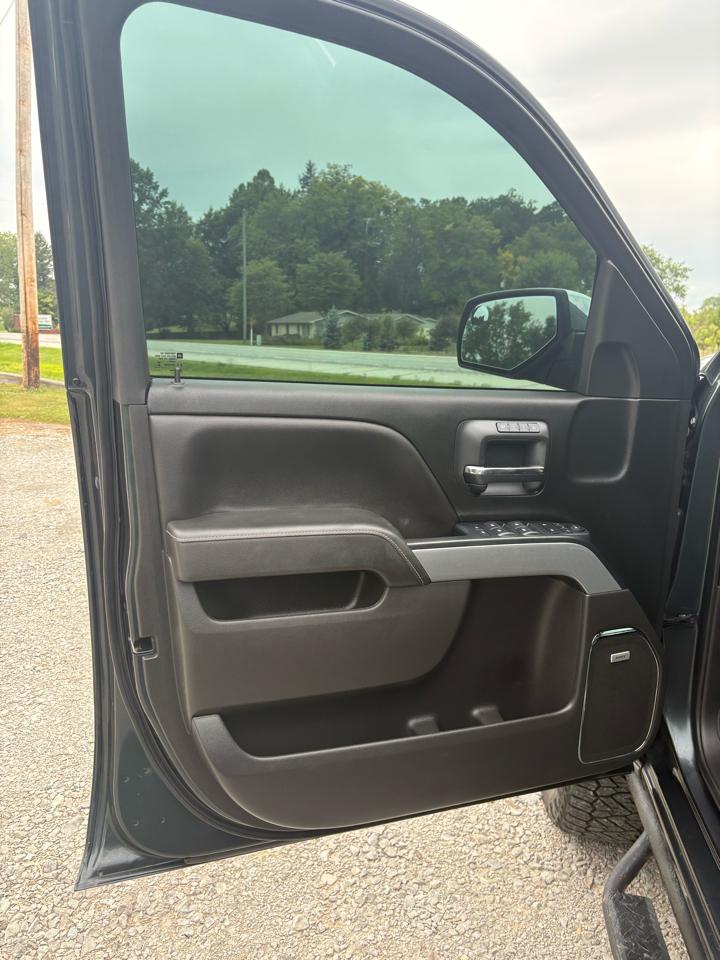 Chevrolet Silverado 1500 4WD Crew Cab 143.5" LTZ w/2LZ 2018