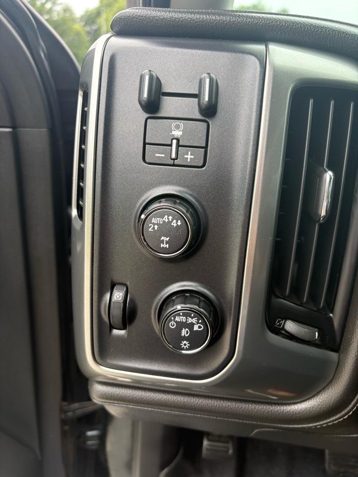 Chevrolet Silverado 1500 4WD Crew Cab 143.5" LTZ w/2LZ 2018