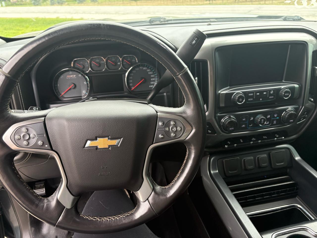 Chevrolet Silverado 1500 4WD Crew Cab 143.5" LTZ w/2LZ 2018