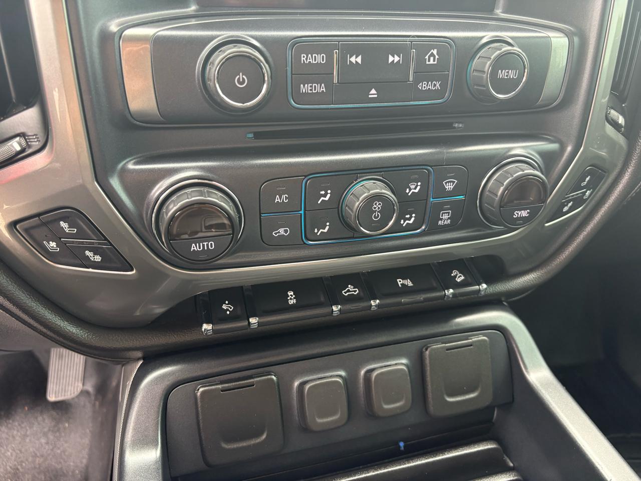 Chevrolet Silverado 1500 4WD Crew Cab 143.5" LTZ w/2LZ 2018