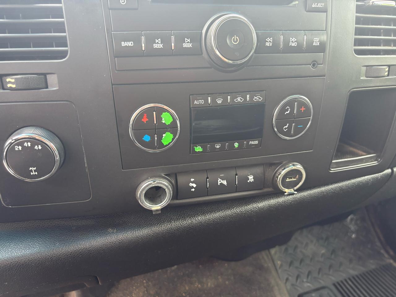 GMC Sierra 2500HD 4WD Ext Cab 144.2" SLE 2011