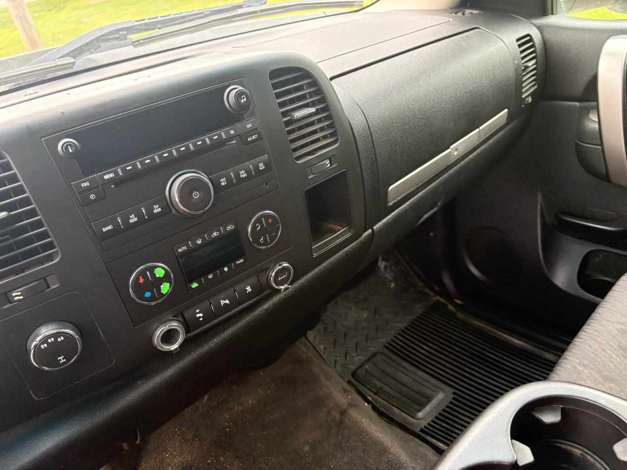 GMC Sierra 2500HD 4WD Ext Cab 144.2" SLE 2011