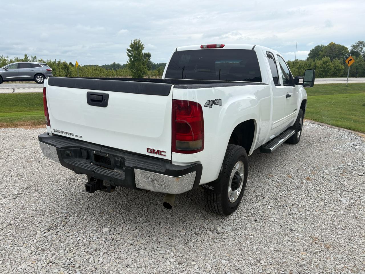 GMC Sierra 2500HD 4WD Ext Cab 144.2" SLE 2011